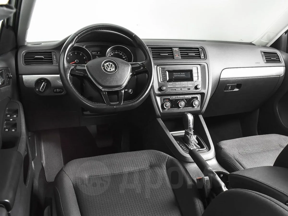 Volkswagen Jetta Image 6